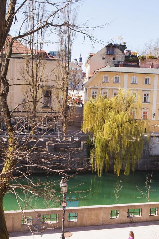 Julija&Robert'S Riverview Apartments And Rooms Ljubljana Extérieur photo